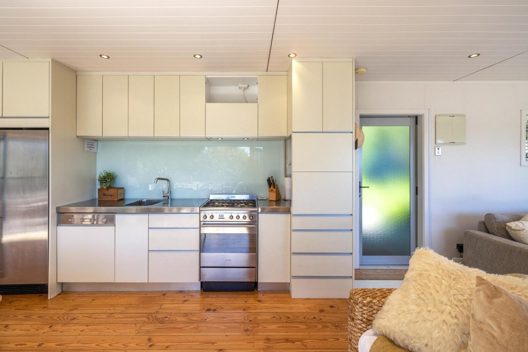 Tawa Cottage - Coast & Country Oneroa エクステリア 写真