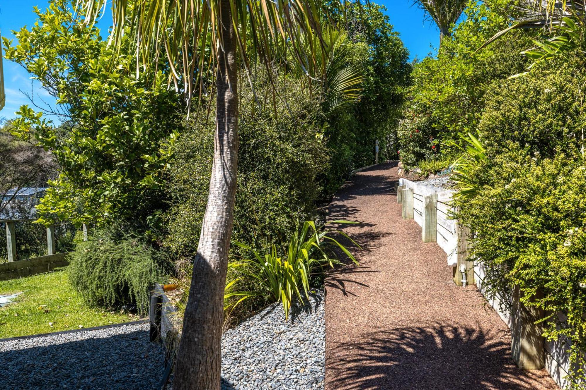 Tawa Cottage - Coast & Country Oneroa エクステリア 写真